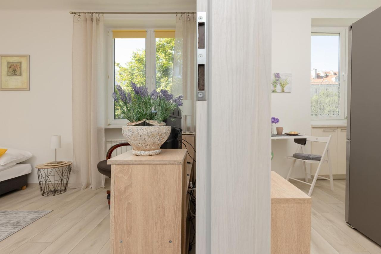 Raclawicka Cozy Studio Apartment By Noclegi Renters Warschau Exterior foto
